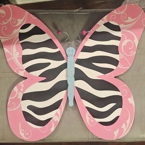 Full size pink, black & white print bedding set, 2 wall frames, butterfly decor